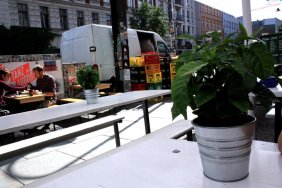 caf-in-kastanienallee_14977781335_o.jpg