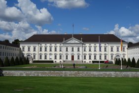 schloss-bellevue_14867006177_o.jpg