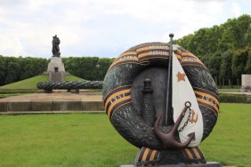 soviet-war-memorial-monument_14791673539_o.jpg