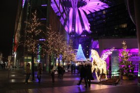 weihnachtsmarkt---potsdamer-platz_15786880488_o.jpg