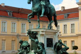 equestrian-statue-of-friedrich-wilhelm-i-in-the-courtzard-of-the-charlottenburg-palace_14545532798_o.jpg