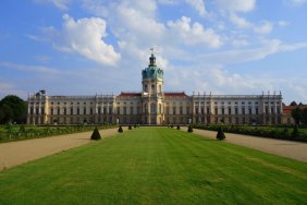 charlottenburg-palace_14866729360_o.jpg