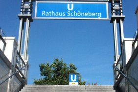 ubahn-rathaus-schneberg_14960034330_o.jpg