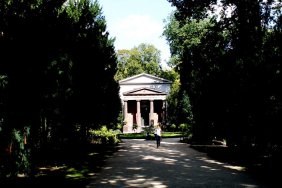 mausoleum-in-schlosspark_14876386819_o.jpg