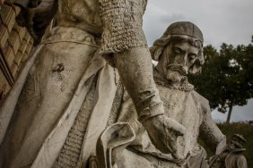 one-of-the-monument-from-victory-avenue_14912650909_o.jpg