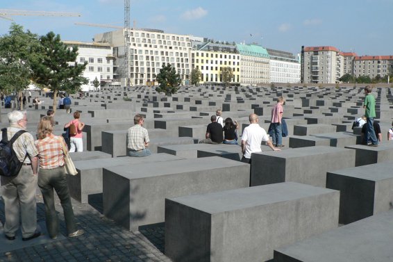 2015_05_11_Tourism_10-Years-Of-Berlin�s-Holocaust-Museum-1.jpg