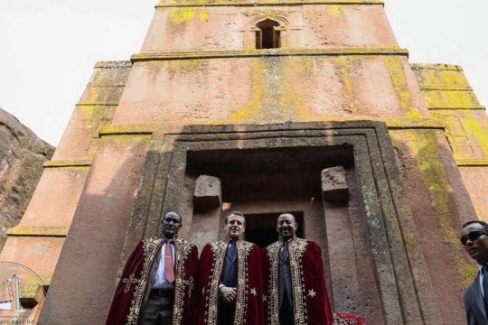 20190318_French President in Africa.jpg