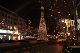weihnachtsmarkt---gedaechtniskirche_15964780036_o.jpg