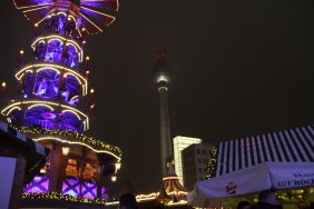 weihnachtsmarkt---alexanderplatz_15786987490_o.jpg