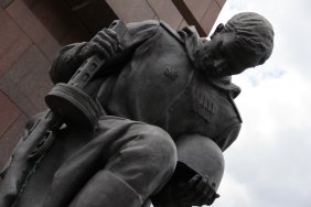 soviet-war-memorial-monument_14791684140_o.jpg