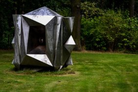 modern-art-near-argentinische-allee_14854789658_o.jpg