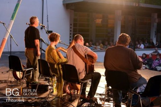 PICTURE 3 - Irish music conquering Berlin.jpg