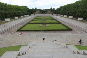 soviet-war-memorial-monument_14955373506_o.jpg