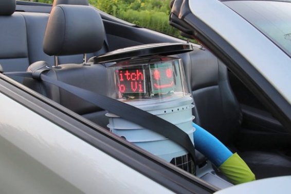 2015.02.18_HitchBOT reaches Canadian Embassy(3).jpg