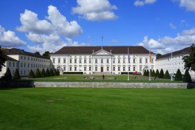 schlosse-bellevue_14867043967_o.jpg