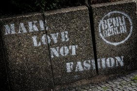 street-art-in-kreuzberg_14794809149_o.jpg