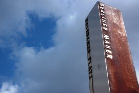 berliner-mauer-postdamer-platz_15028432141_o.jpg
