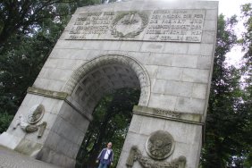 soviet-war-memorial-monument---portal_14978020532_o.jpg