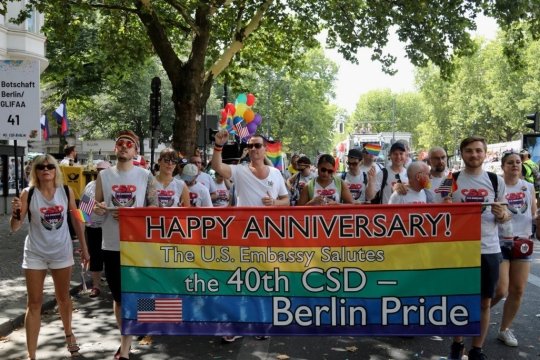 20180816_U.S. Embassy Berlin participates in CSD Parade.jpg