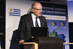 39 Alberto Antonio Guani Amarilla.jpg