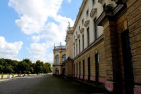 charlottenburg-palace_15063090435_o.jpg