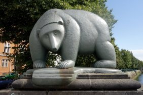berlin-bear-moabit-bridge_15050613361_o.jpg