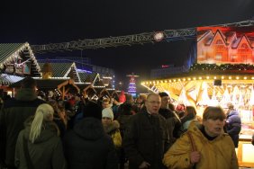 weihnachtsmarkt---alexanderplatz_15788271659_o.jpg
