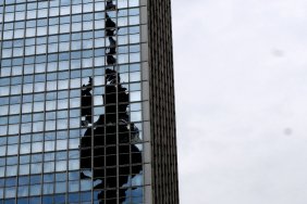 berliner-fernsehturm-reflection-in-building_14906175343_o.jpg