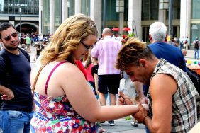henna-tattoos-in-alexanderplatz_14863324016_o.jpg